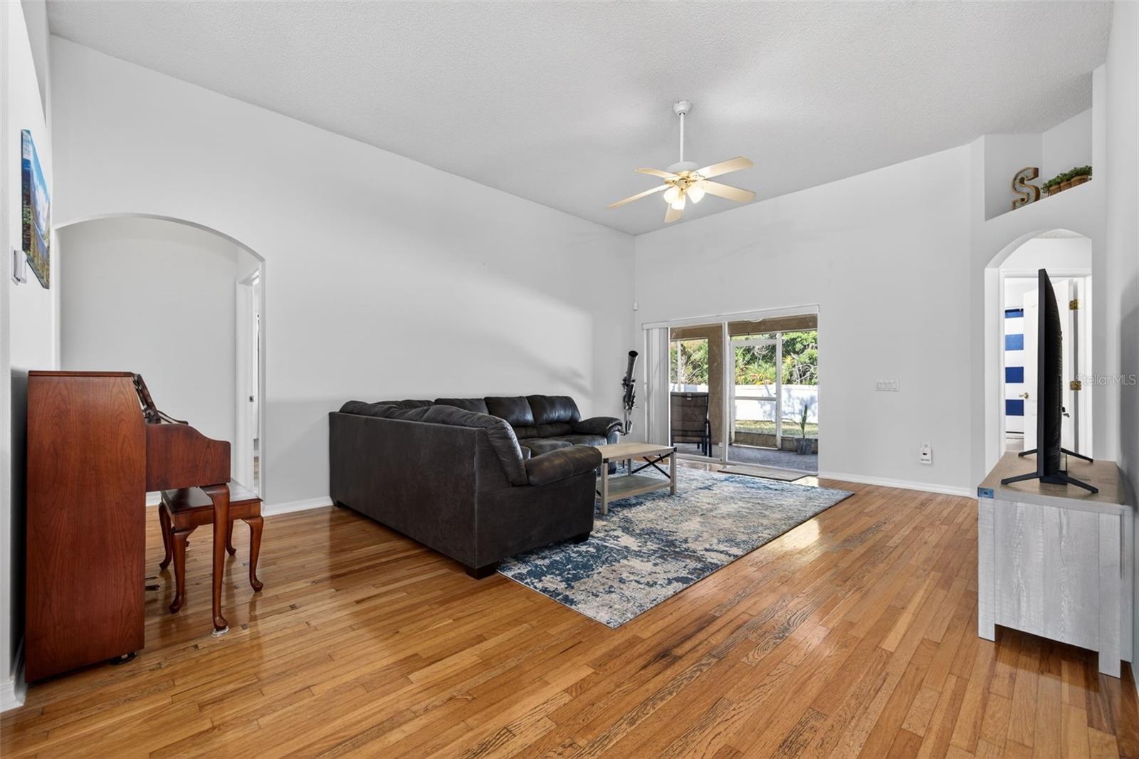 Image 16 of 39 For 8525 Heyward Road