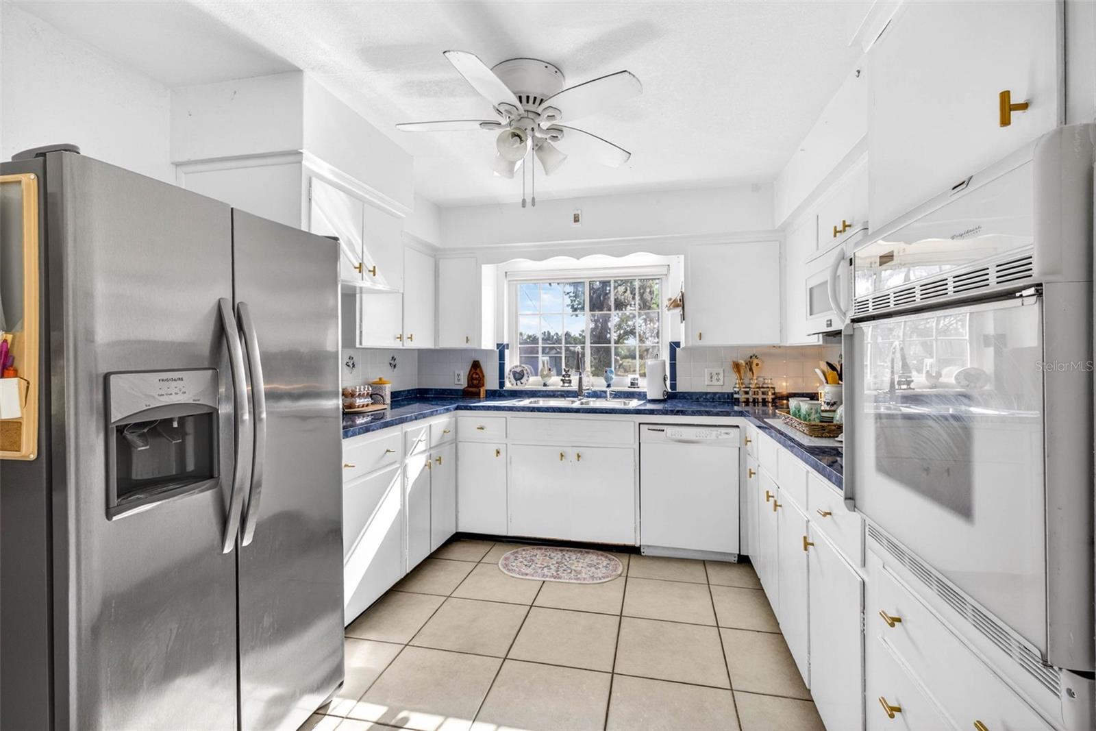 Listing photo id 16 for 5068 Lakewood Drive