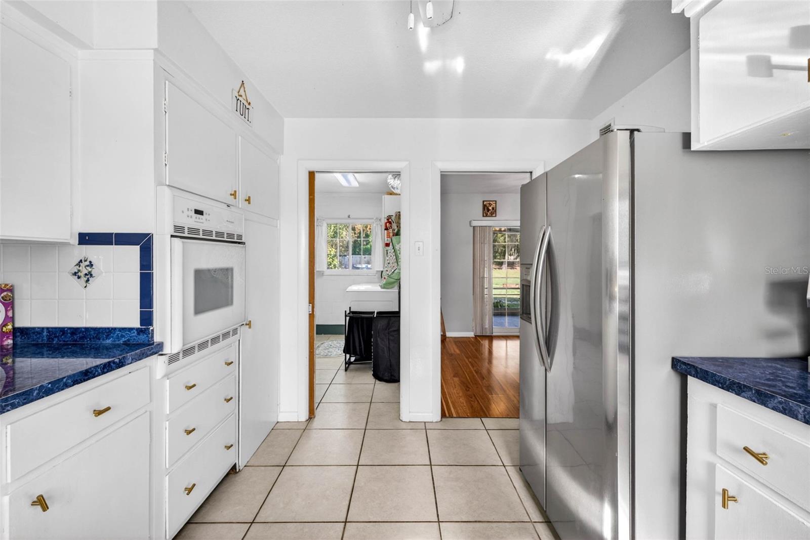 Listing photo id 19 for 5068 Lakewood Drive