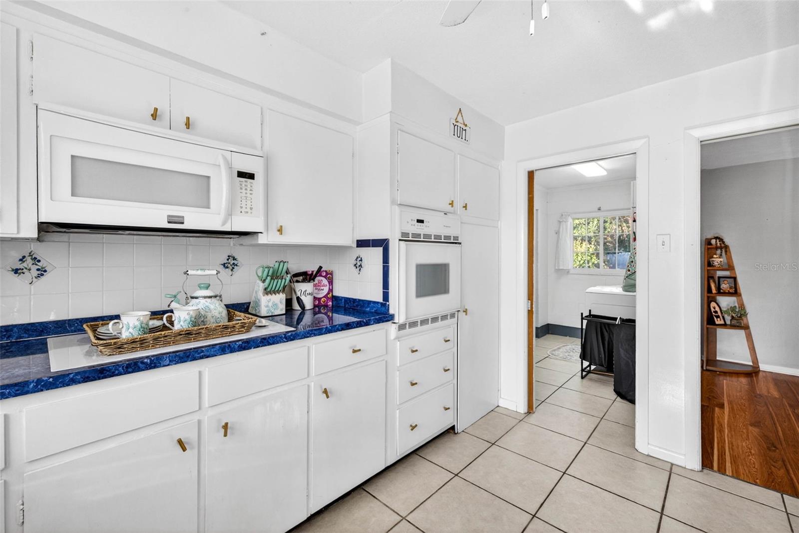 Listing photo id 21 for 5068 Lakewood Drive