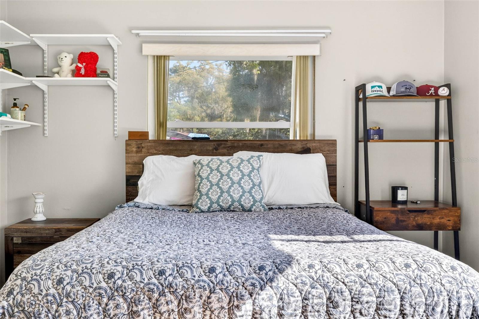 Listing photo id 23 for 5068 Lakewood Drive