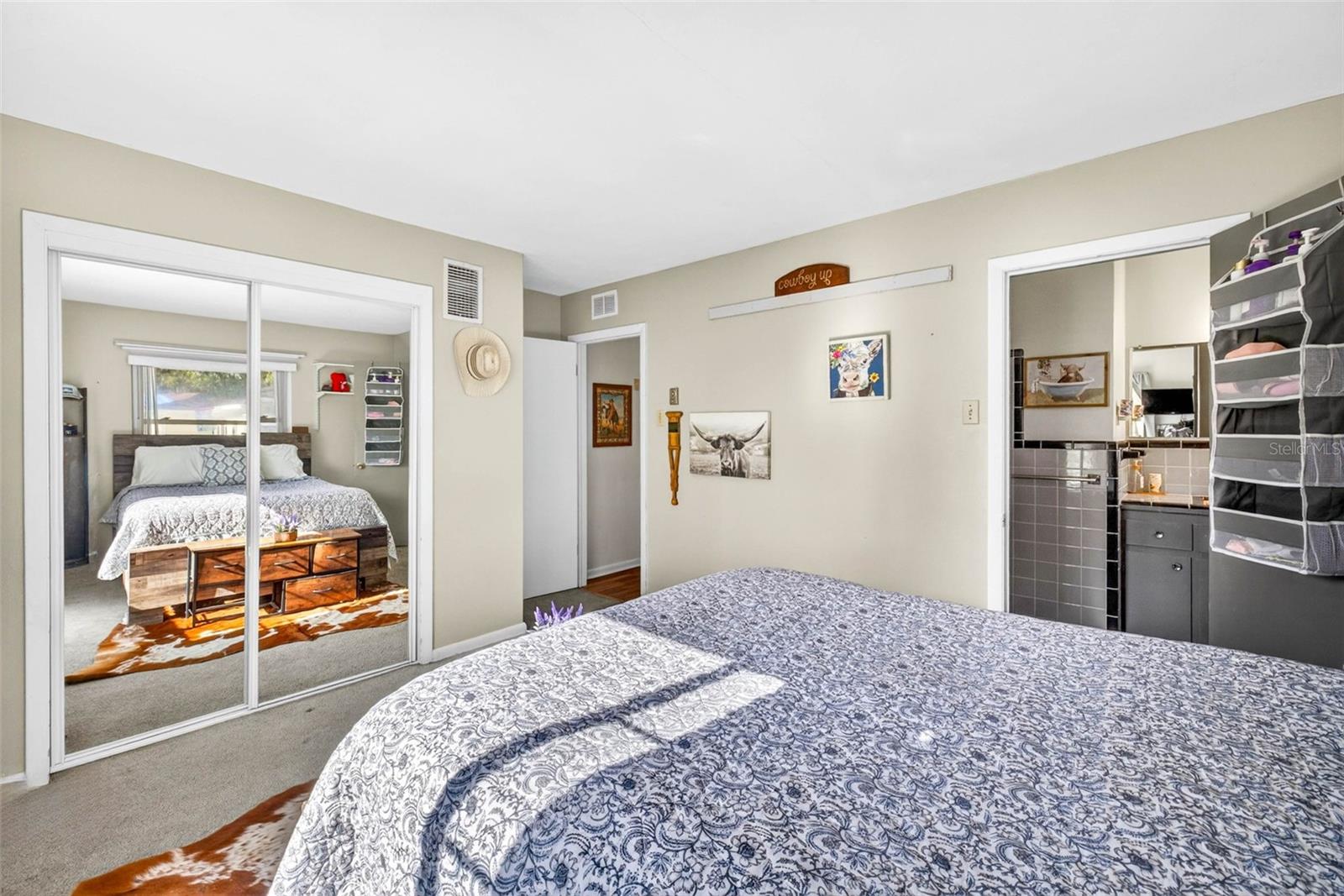 Listing photo id 24 for 5068 Lakewood Drive