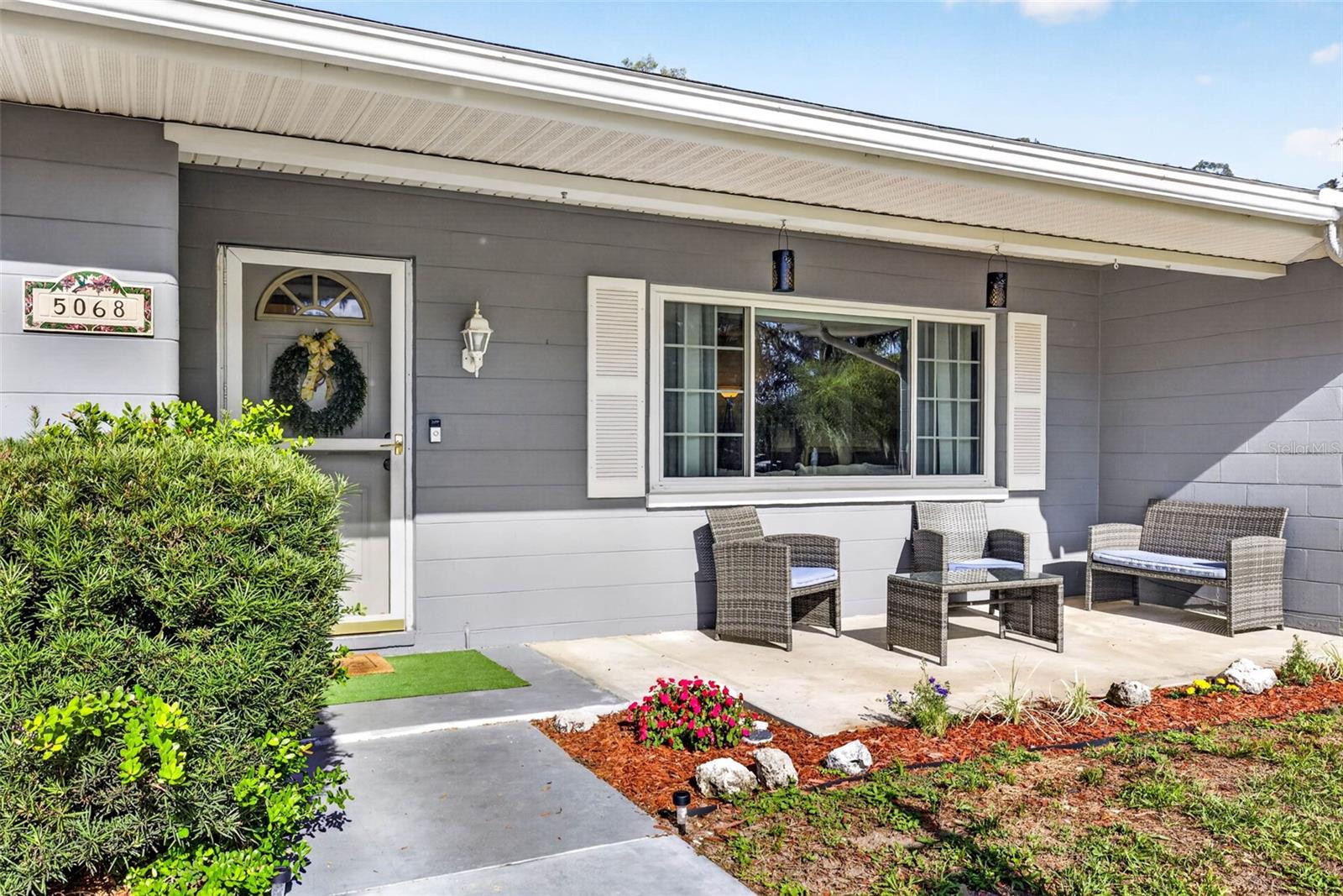 Listing photo id 2 for 5068 Lakewood Drive