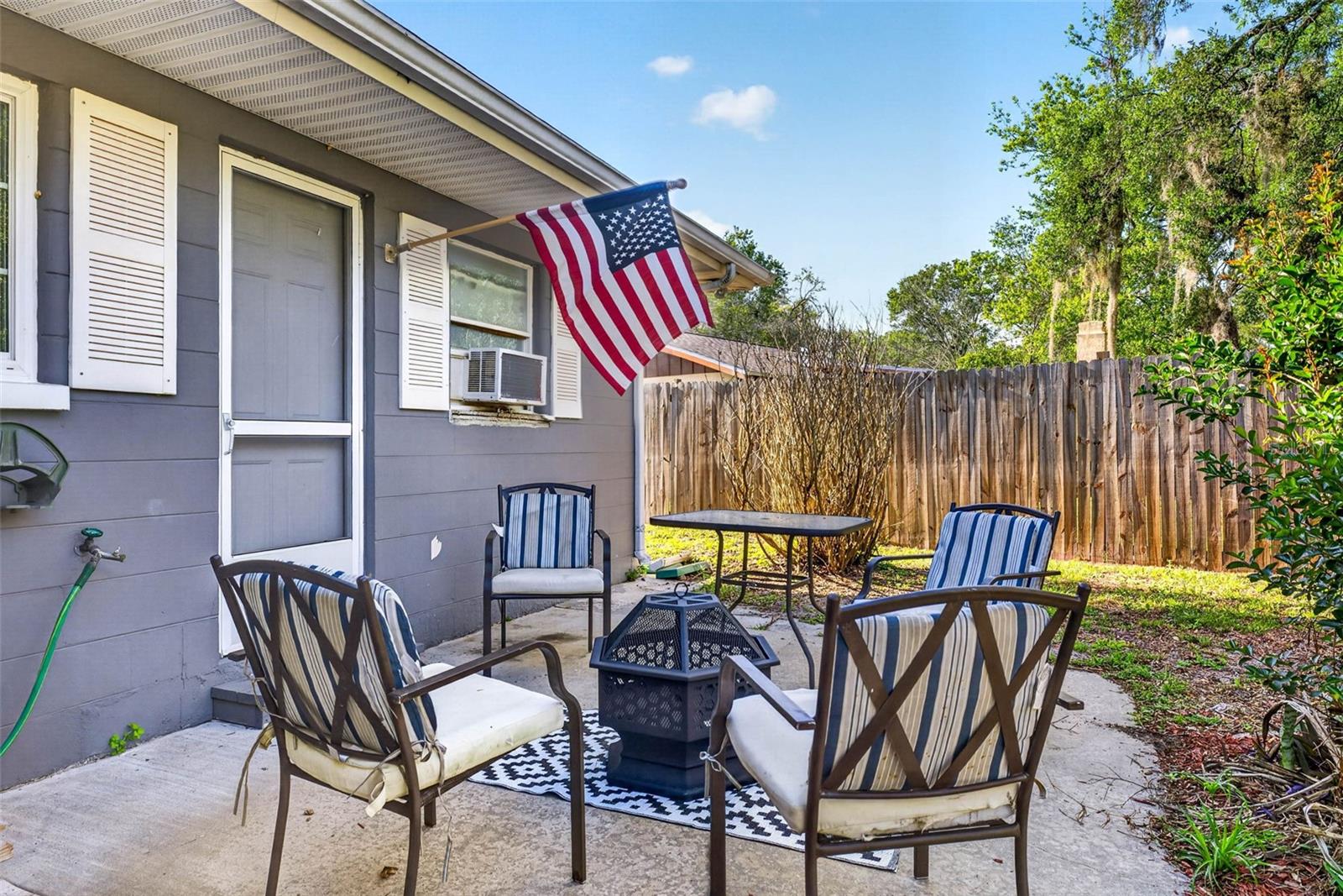 Listing photo id 39 for 5068 Lakewood Drive