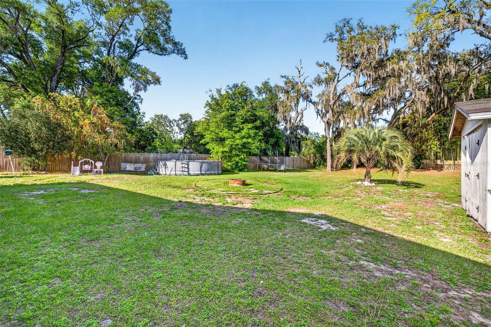 Listing photo id 42 for 5068 Lakewood Drive