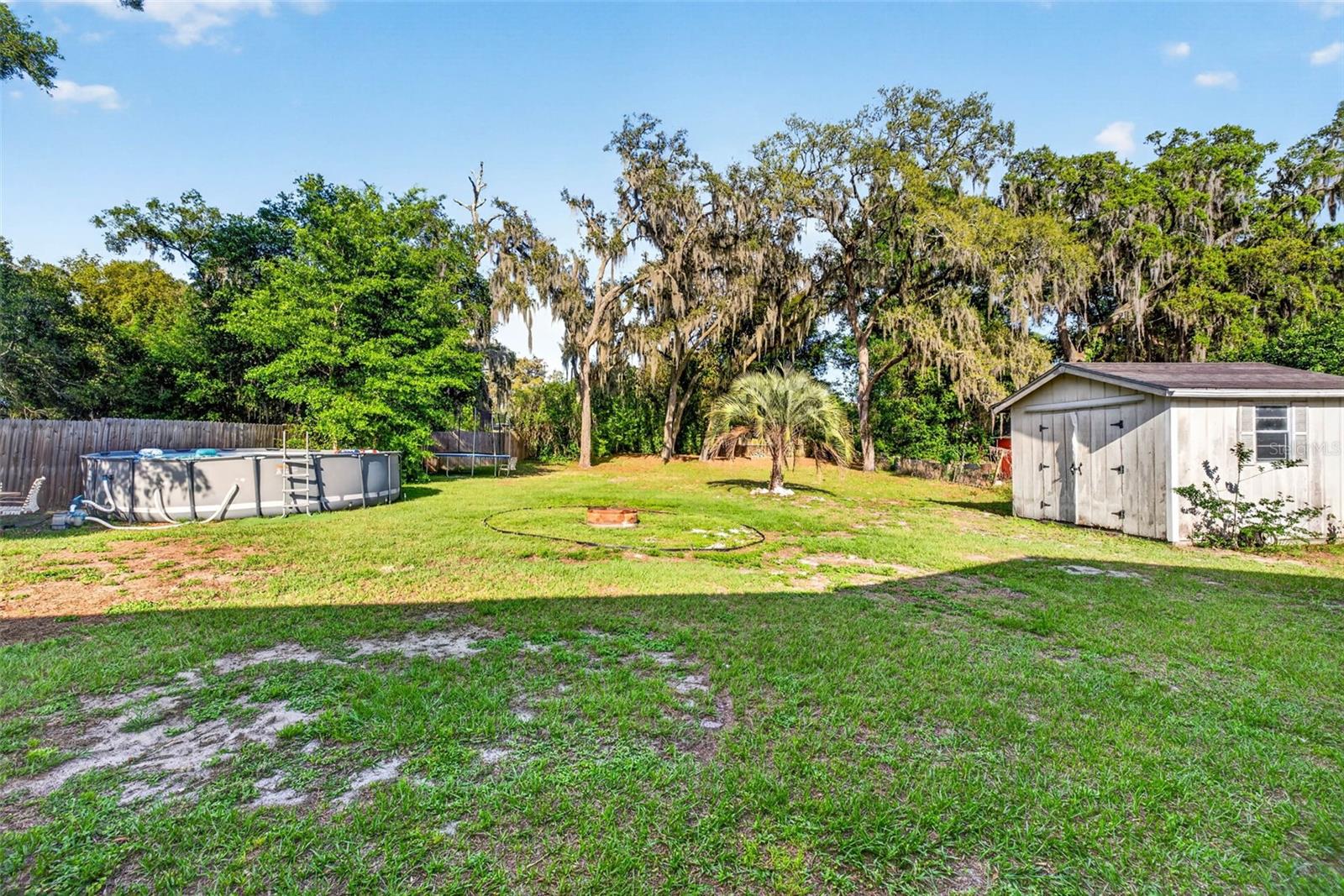 Listing photo id 43 for 5068 Lakewood Drive