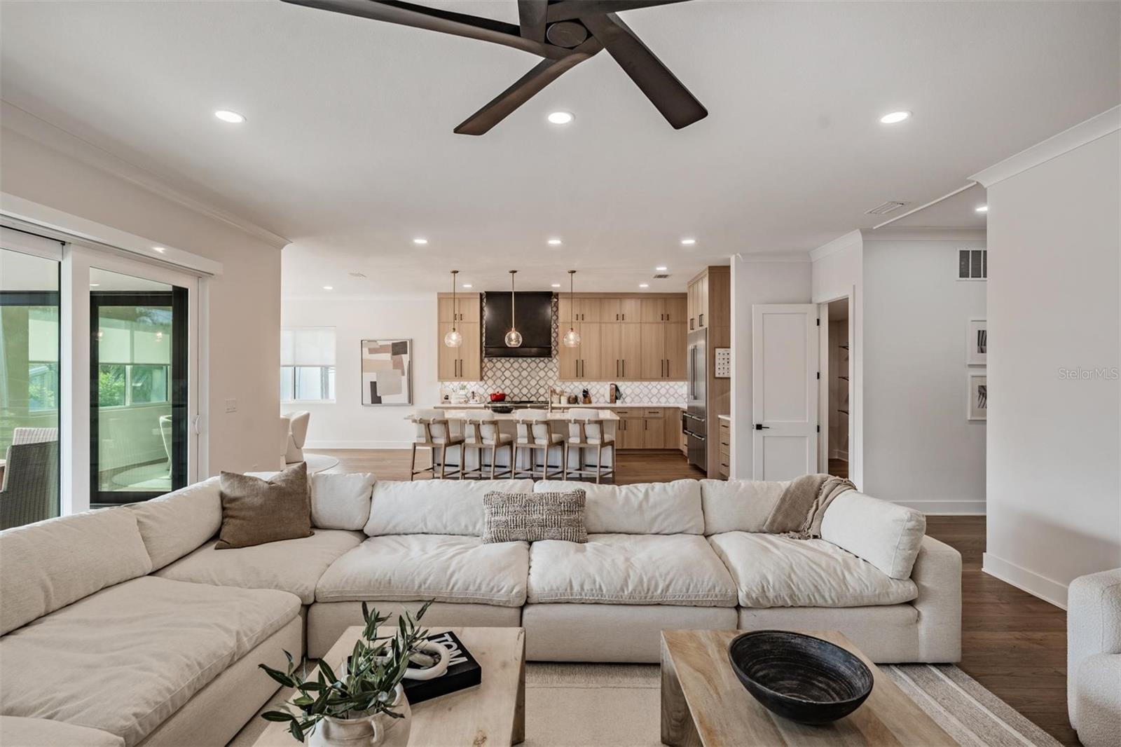 Image 10 of 81 For 500 Davis Boulevard