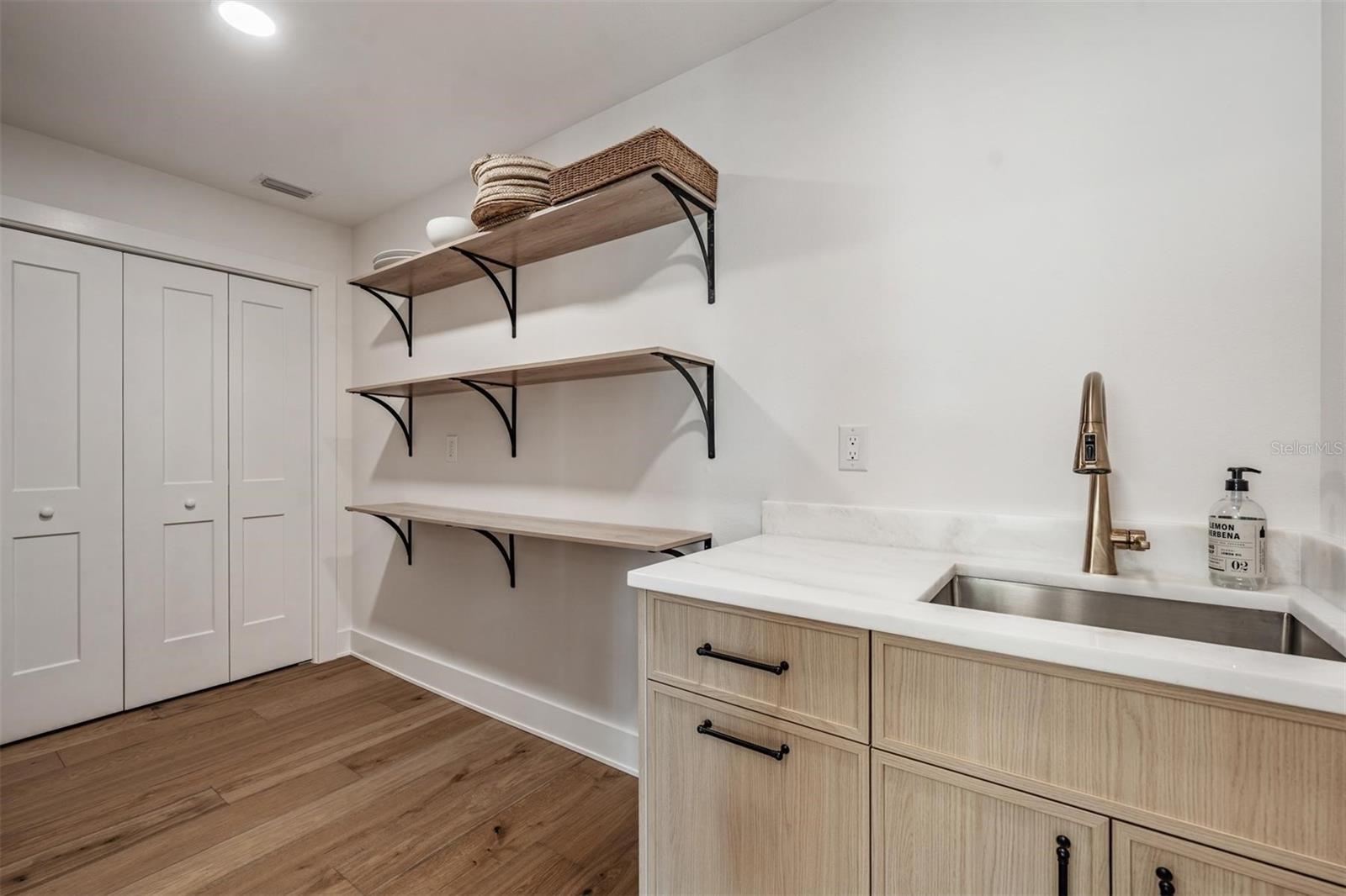 Image 16 of 81 For 500 Davis Boulevard