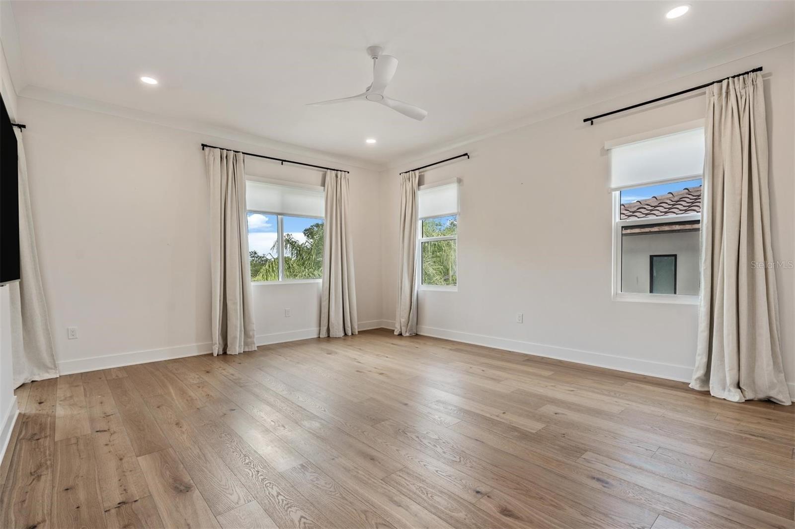 Image 33 of 81 For 500 Davis Boulevard