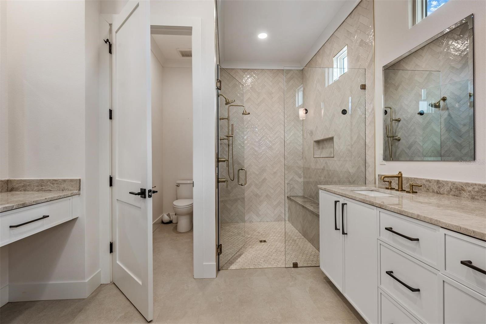 Image 34 of 81 For 500 Davis Boulevard