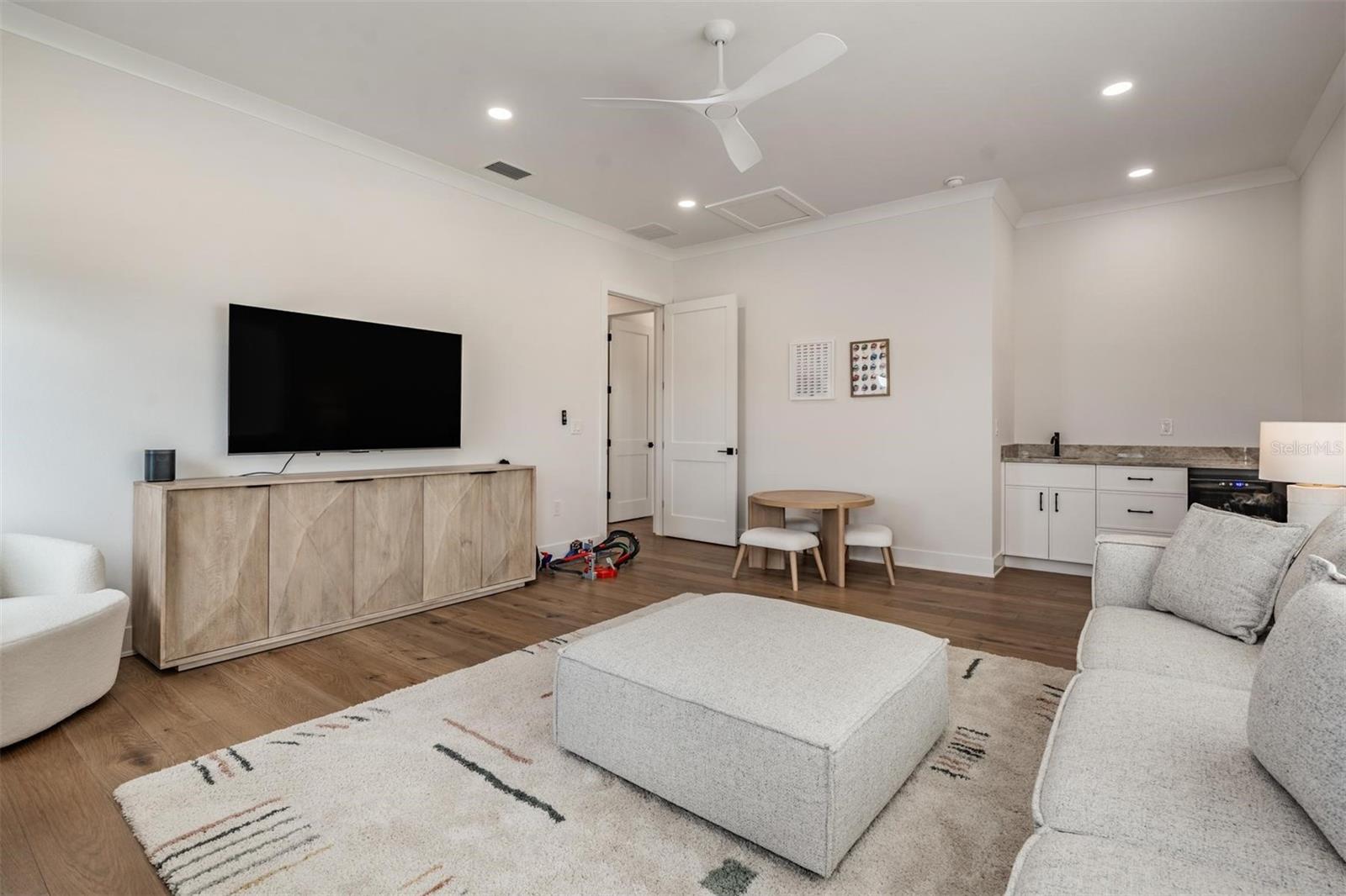 Image 47 of 81 For 500 Davis Boulevard