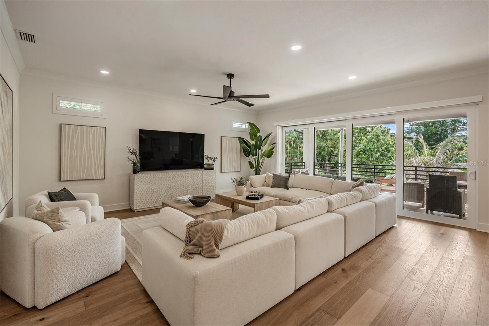 Image 7 of 81 For 500 Davis Boulevard