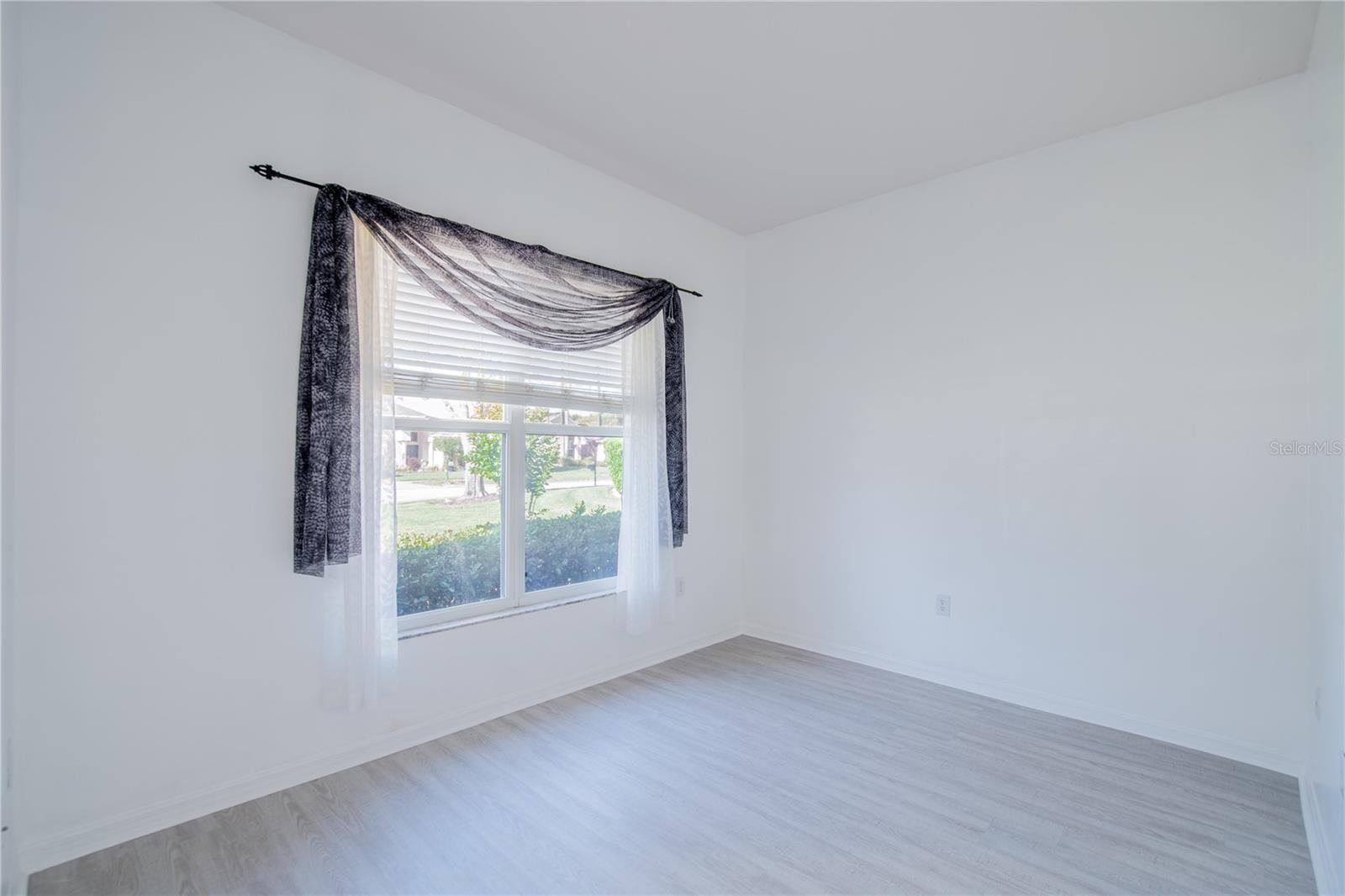 Image 5 of 50 For 4810 Water Lark Way