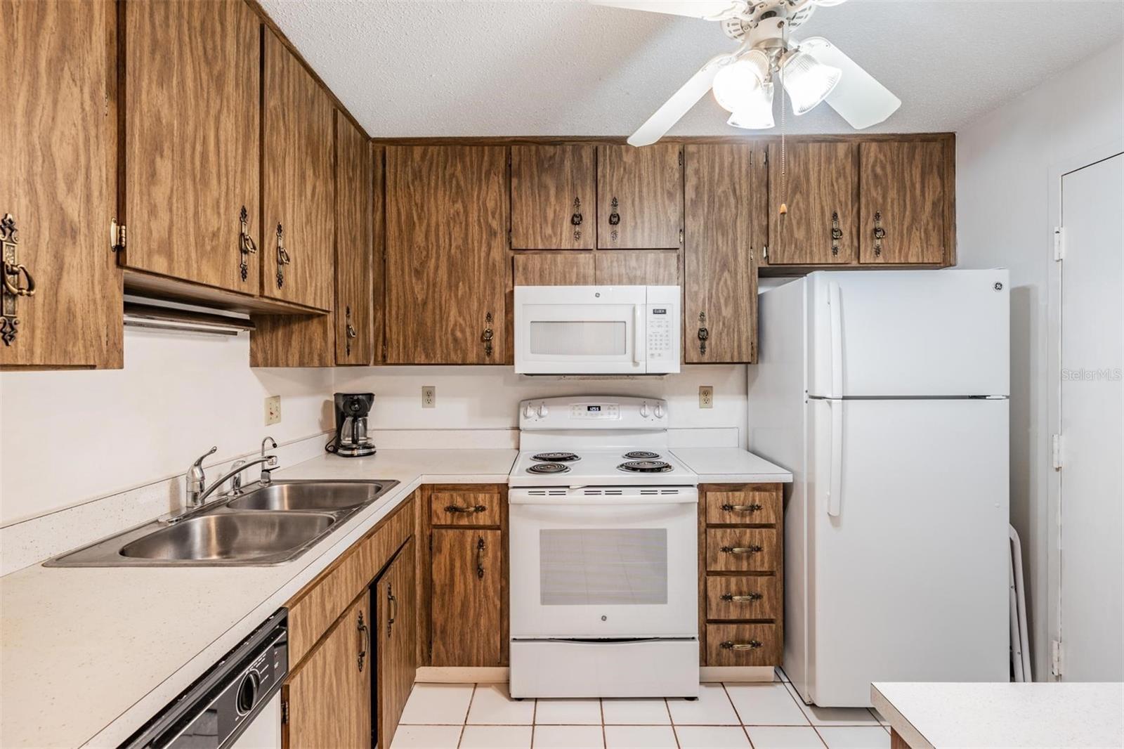 Image 6 of 30 For 2700 Bayshore Boulevard 1308