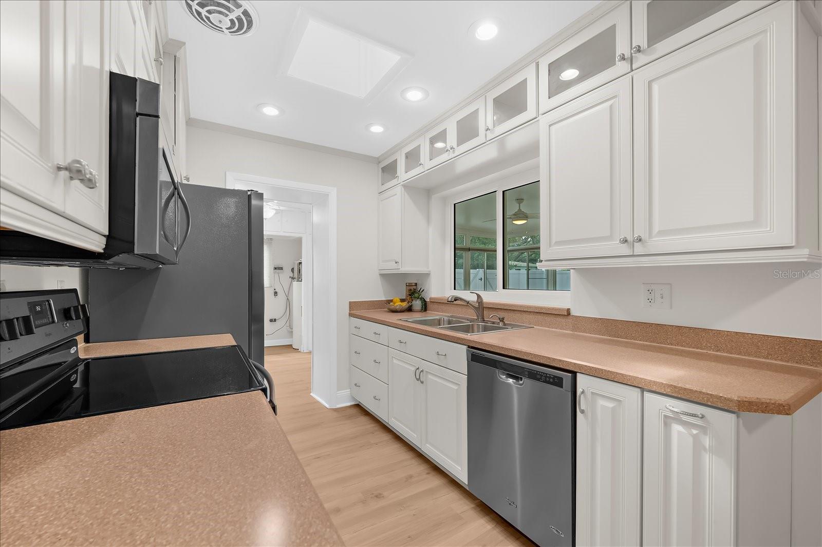 Image 15 of 74 For 3315 Beaumont Street