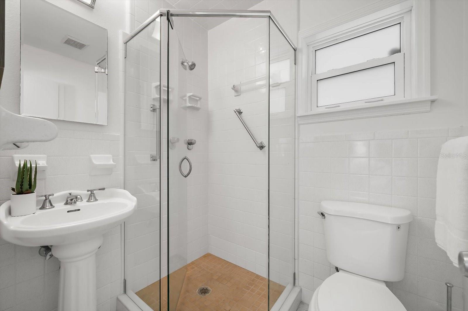 Image 42 of 74 For 3315 Beaumont Street