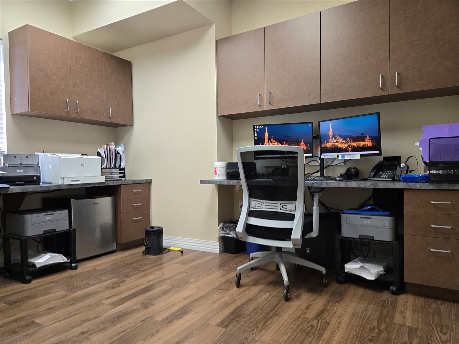 Image 13 of 29 For 13555 Automobile Boulevard 200