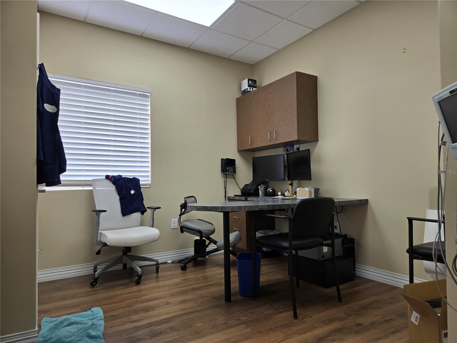 Image 14 of 29 For 13555 Automobile Boulevard 200