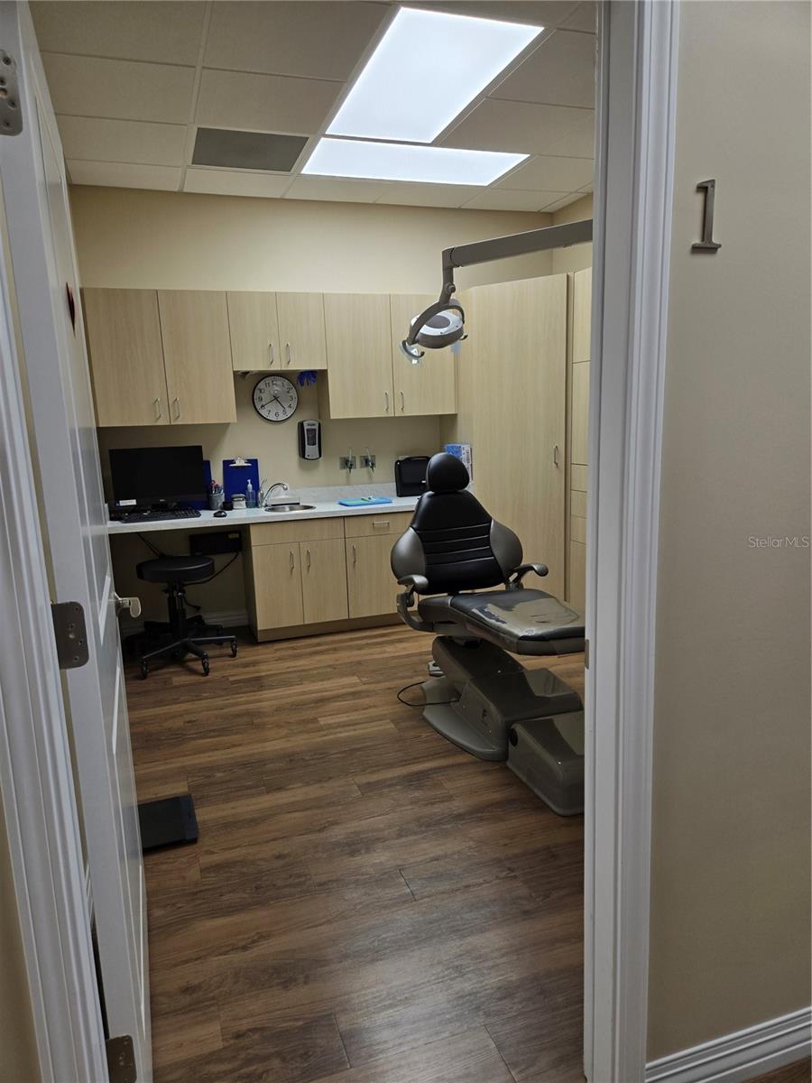 Image 15 of 29 For 13555 Automobile Boulevard 200