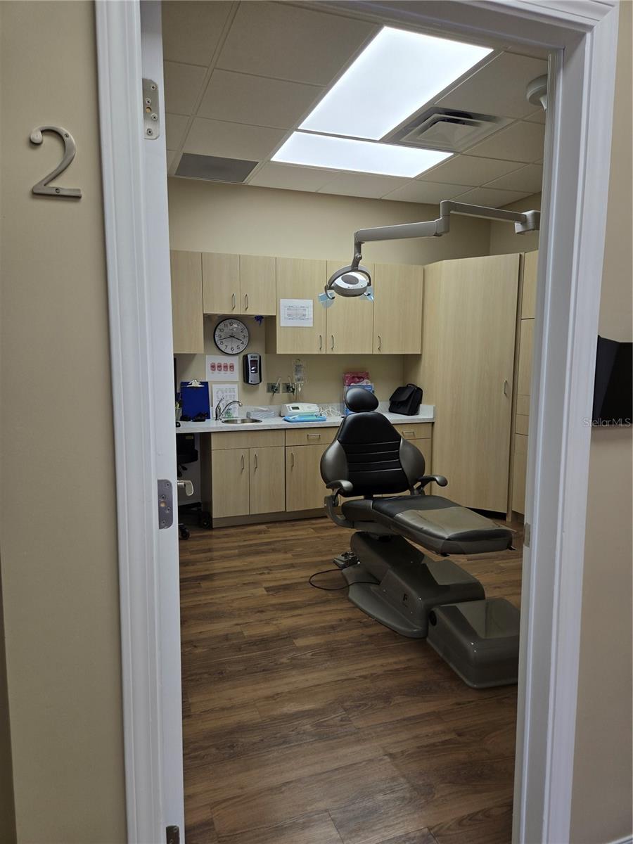 Image 16 of 29 For 13555 Automobile Boulevard 200