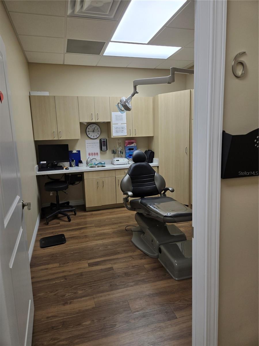 Image 20 of 29 For 13555 Automobile Boulevard 200