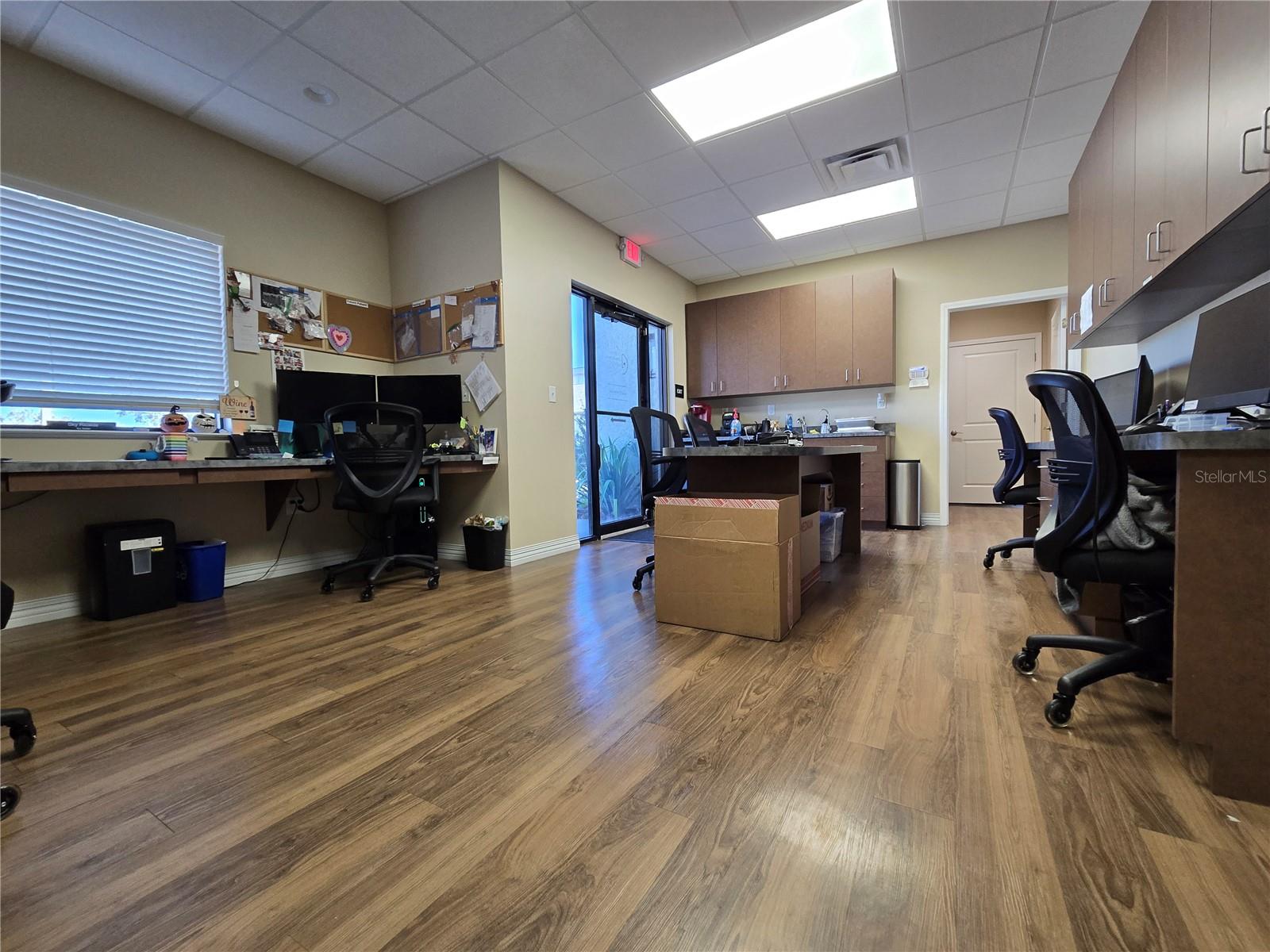 Image 27 of 29 For 13555 Automobile Boulevard 200