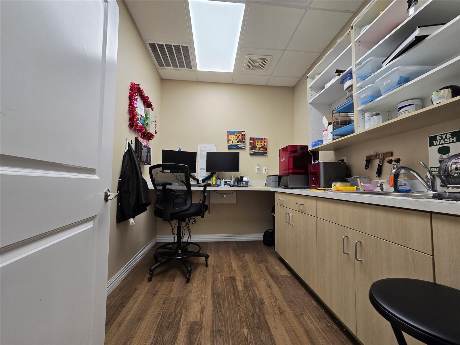 Image 28 of 29 For 13555 Automobile Boulevard 200