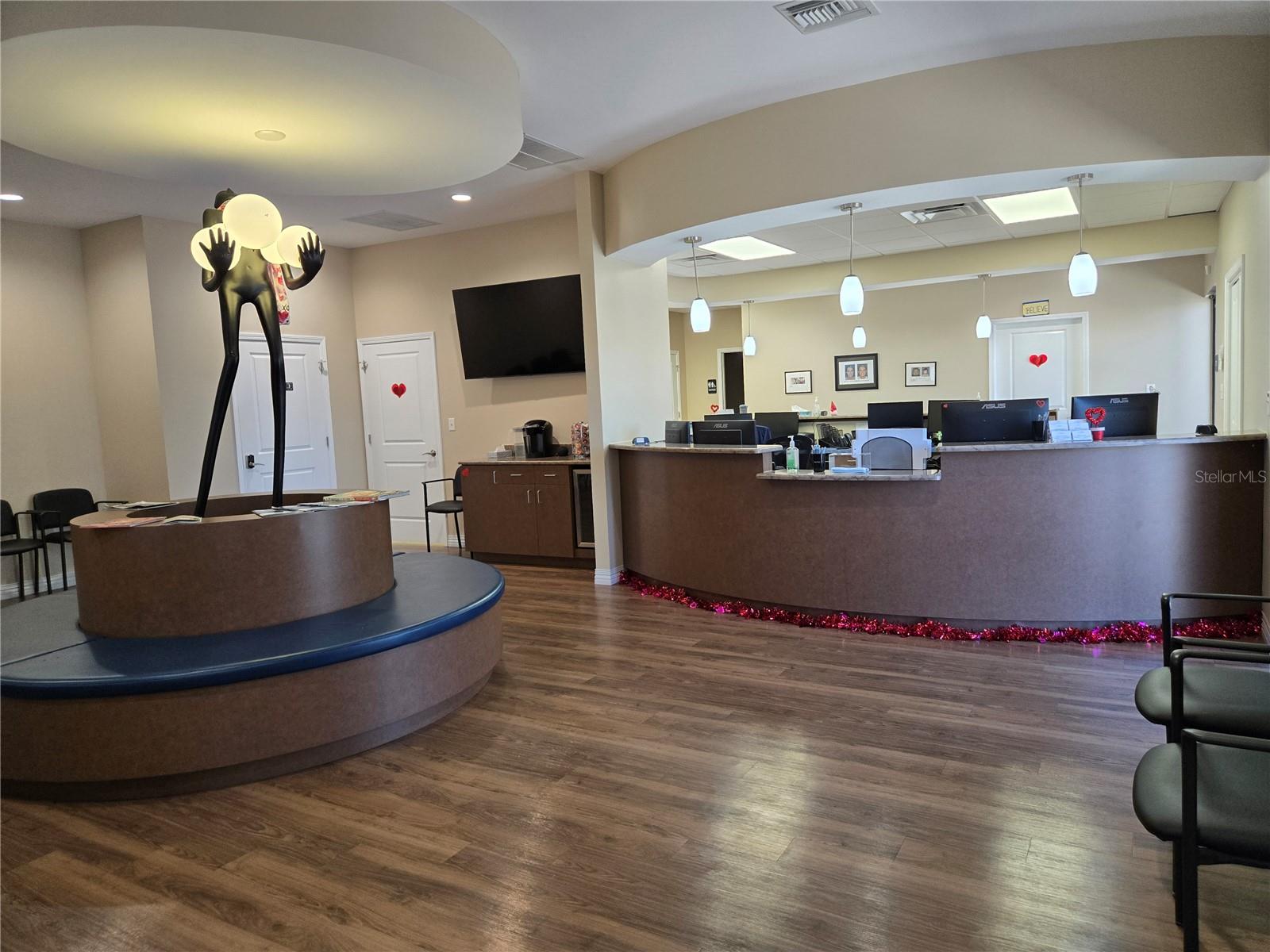 Image 7 of 29 For 13555 Automobile Boulevard 200