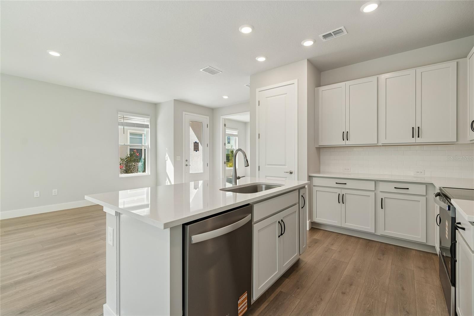 Image 11 of 41 For 10716 Oak Bend Drive