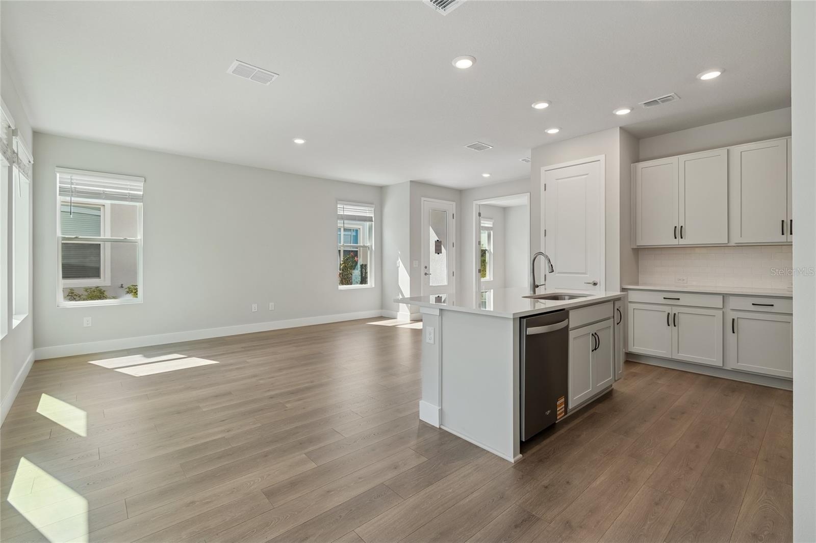 Image 12 of 41 For 10716 Oak Bend Drive