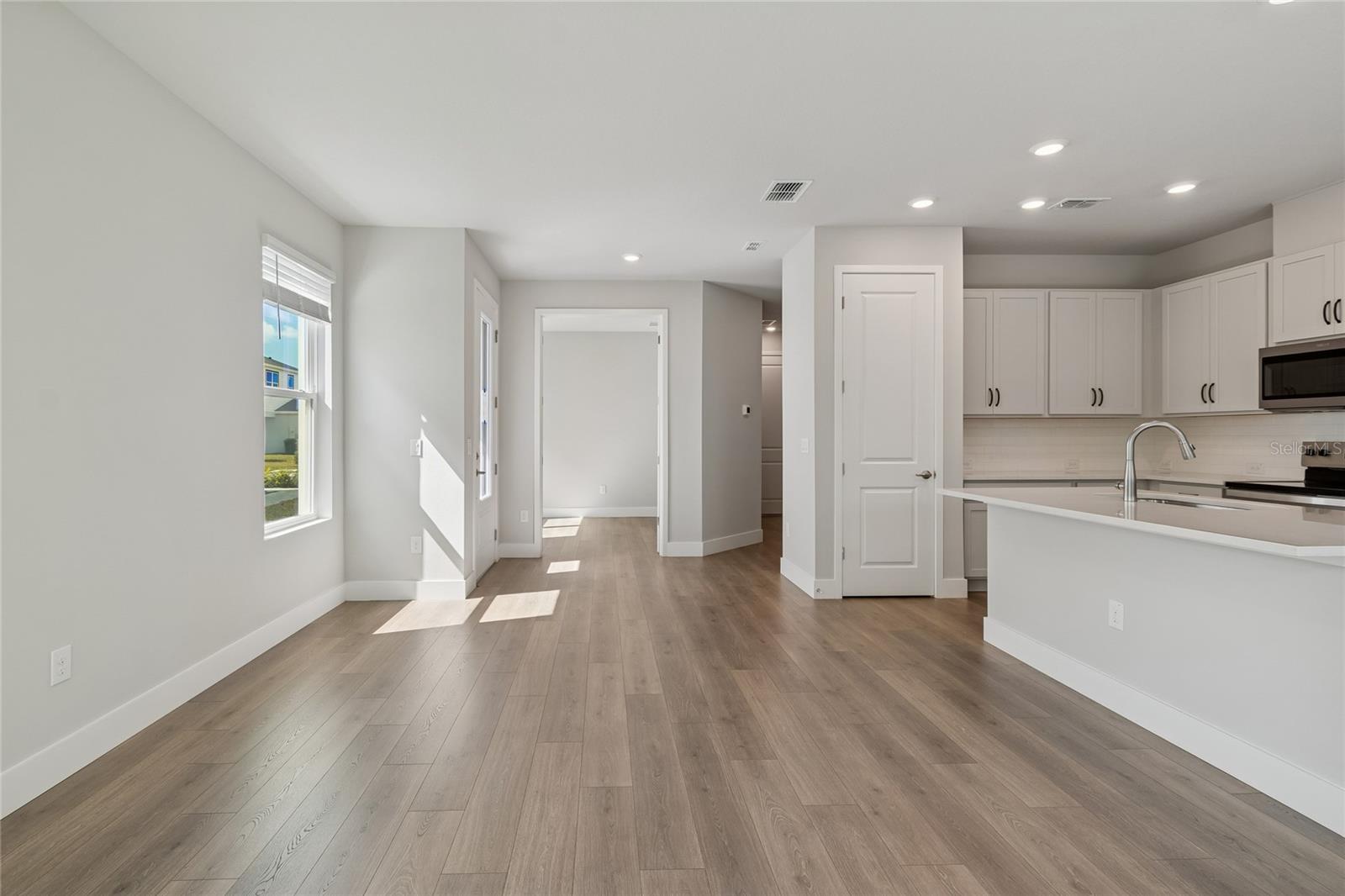 Image 17 of 41 For 10716 Oak Bend Drive