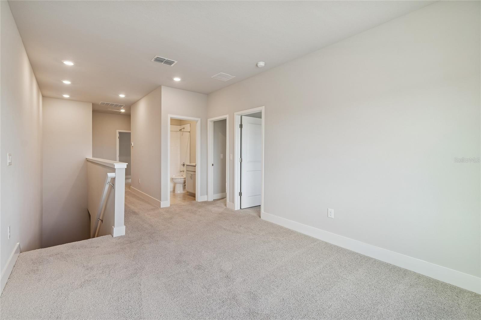 Image 19 of 41 For 10716 Oak Bend Drive