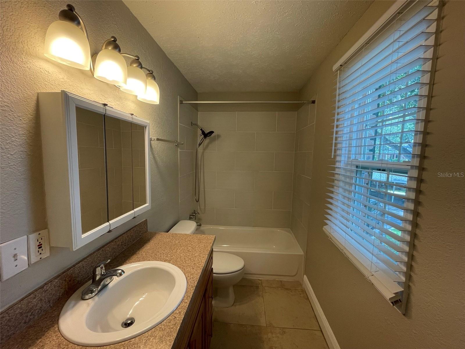 Image 27 of 39 For 13686 Orange Sunset Dr  201