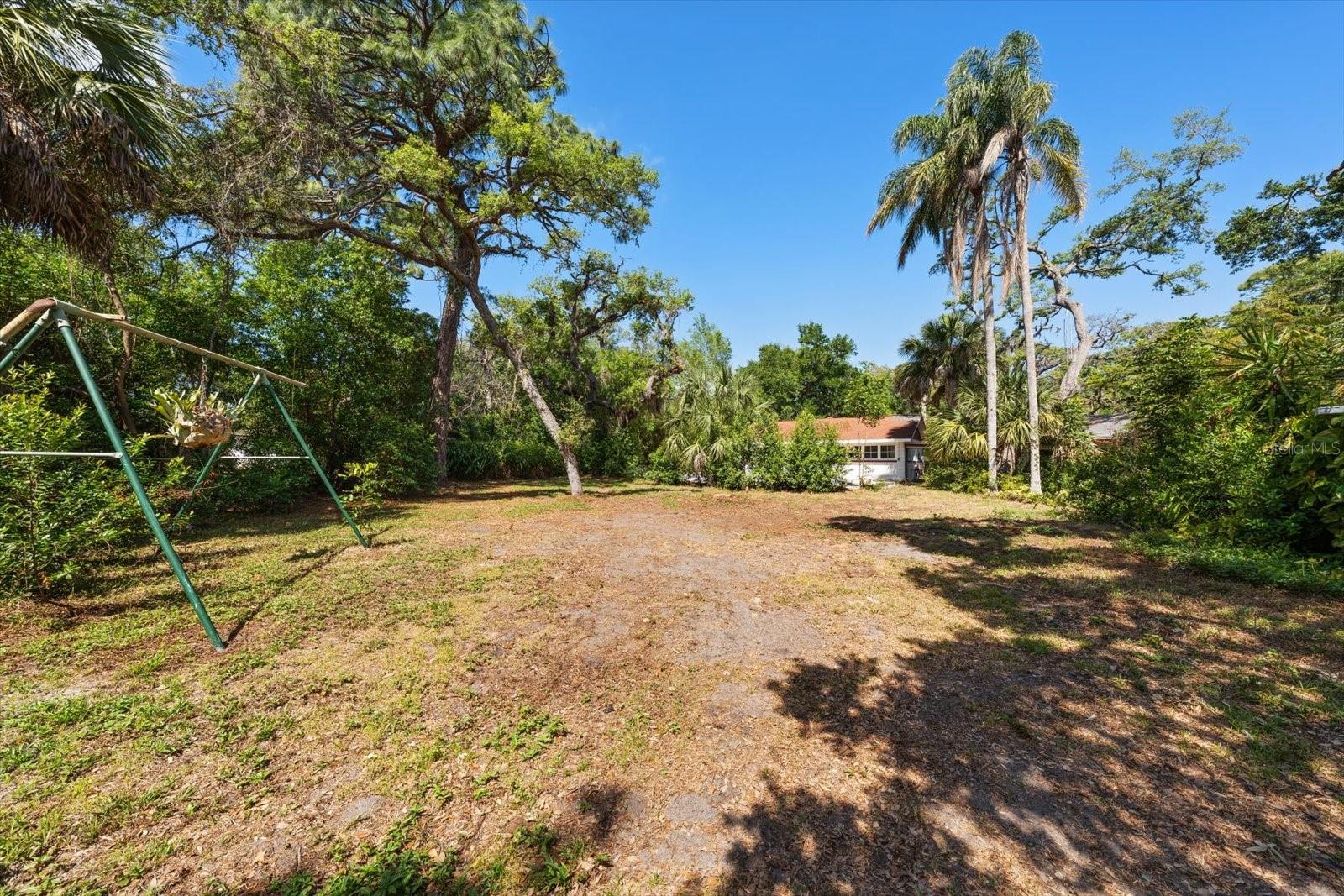 Image 10 of 39 For 11496 74th Avenue