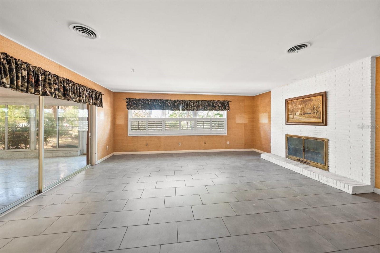 Image 15 of 39 For 11496 74th Avenue