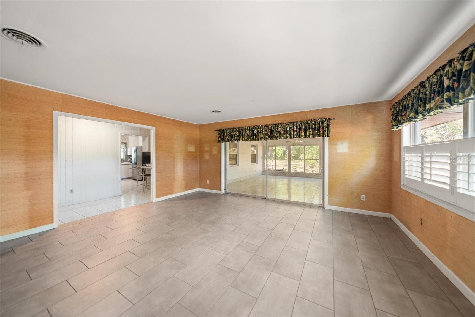 Image 17 of 39 For 11496 74th Avenue