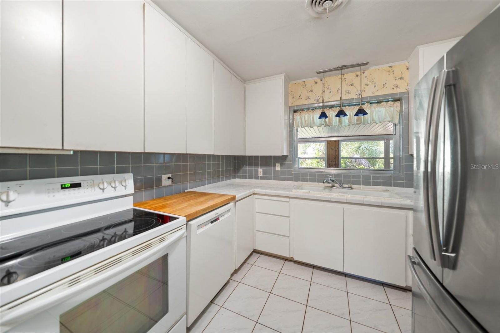 Image 19 of 39 For 11496 74th Avenue