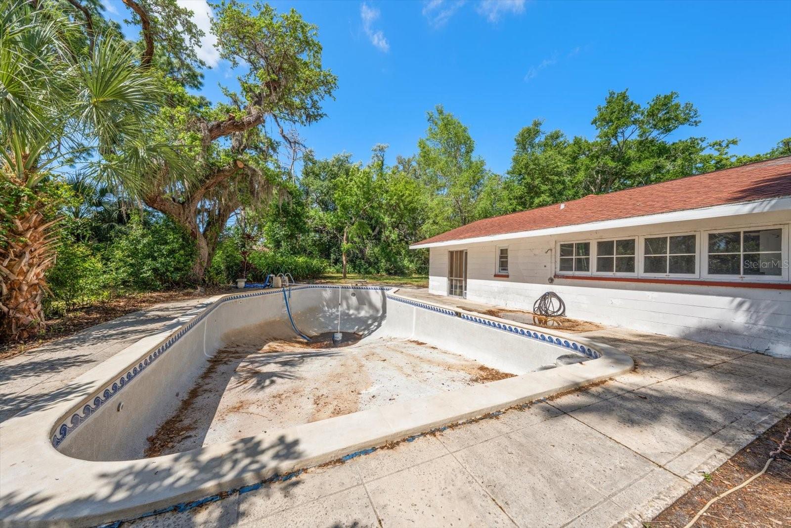 Image 8 of 39 For 11496 74th Avenue