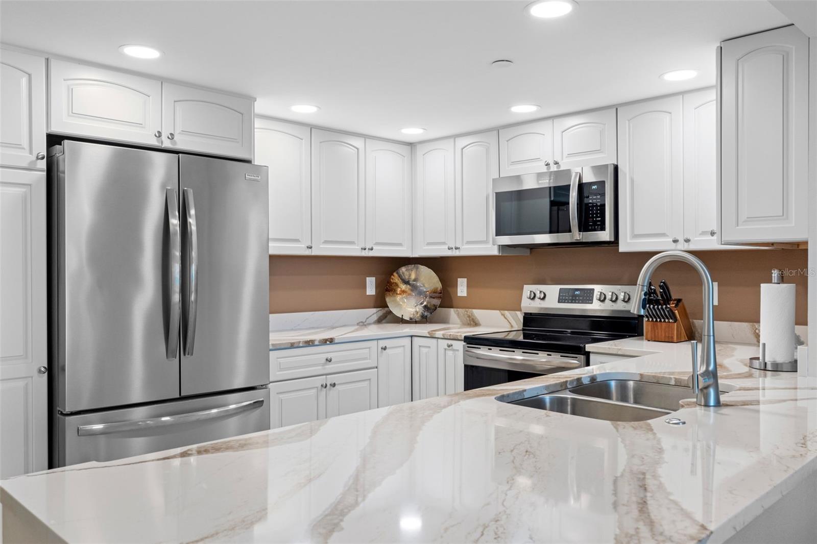 Image 16 of 44 For 20002 Gulf Boulevard 2203