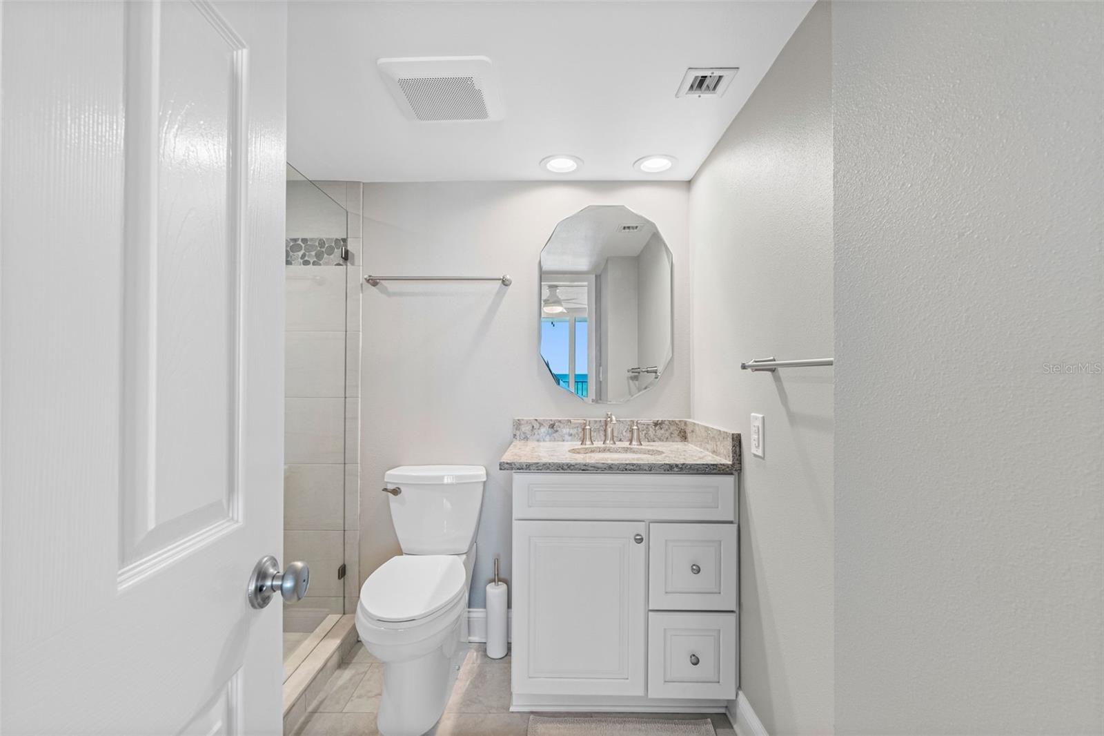 Image 25 of 44 For 20002 Gulf Boulevard 2203