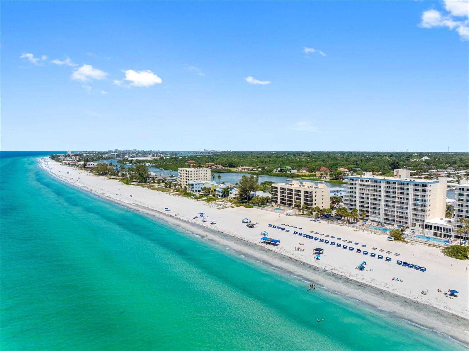 Image 40 of 44 For 20002 Gulf Boulevard 2203