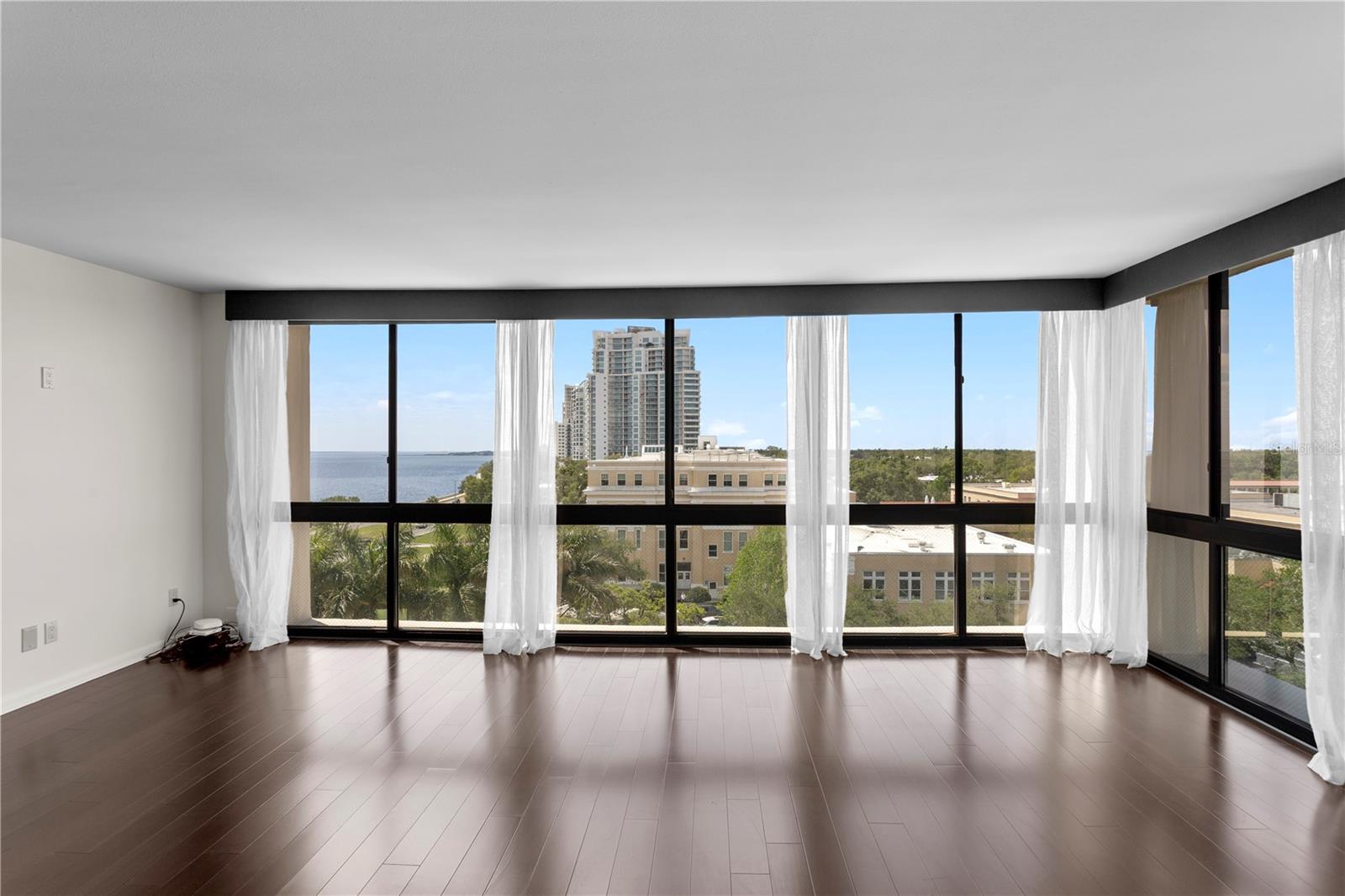 Image 10 of 50 For 3301 Bayshore Boulevard 810a