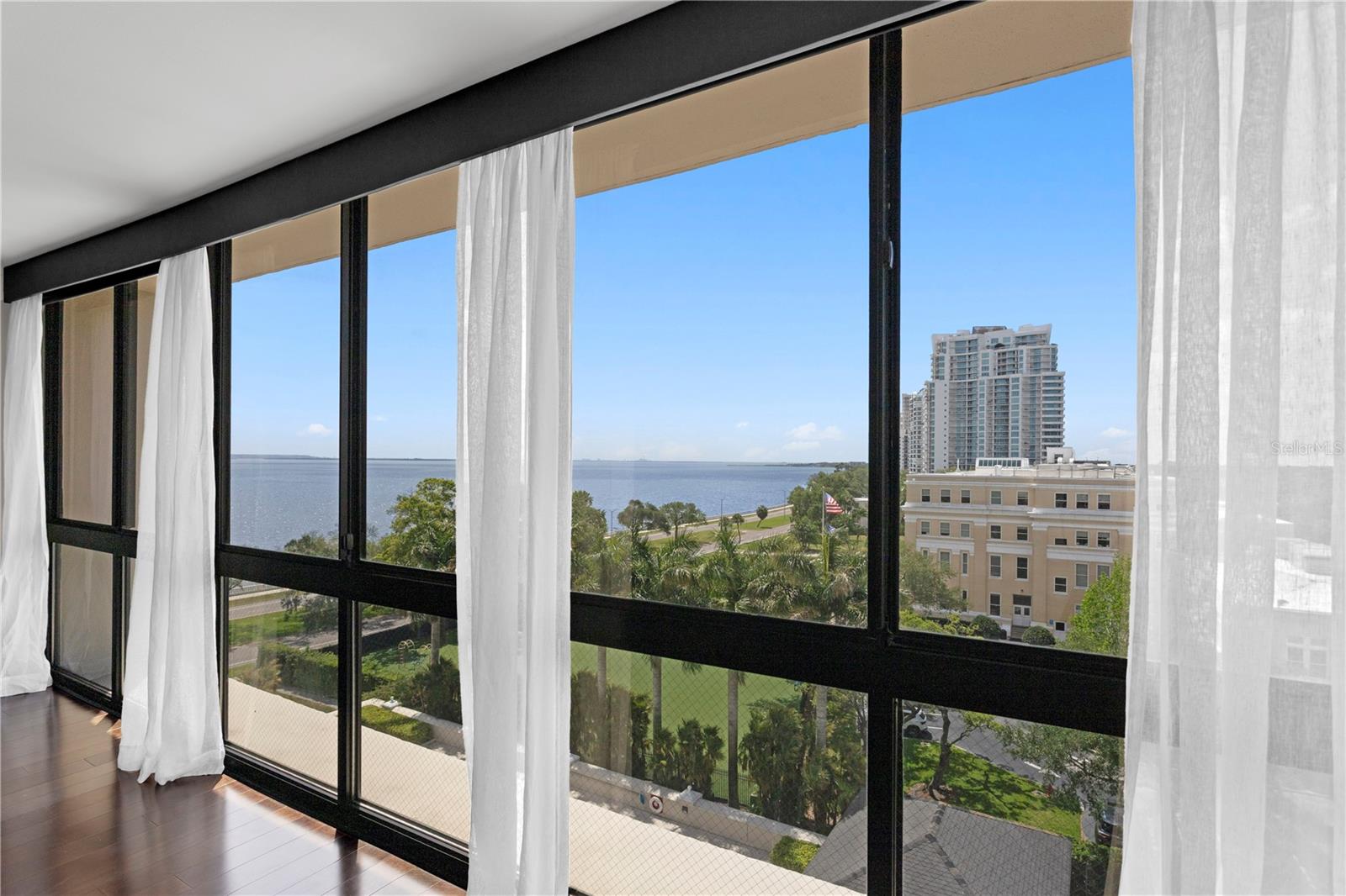 Image 12 of 50 For 3301 Bayshore Boulevard 810a