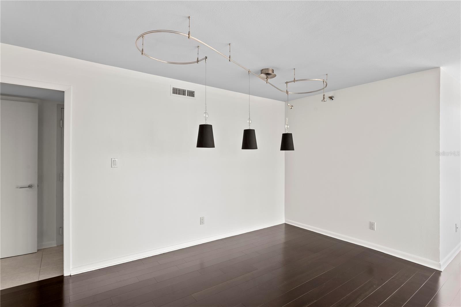 Image 15 of 50 For 3301 Bayshore Boulevard 810a