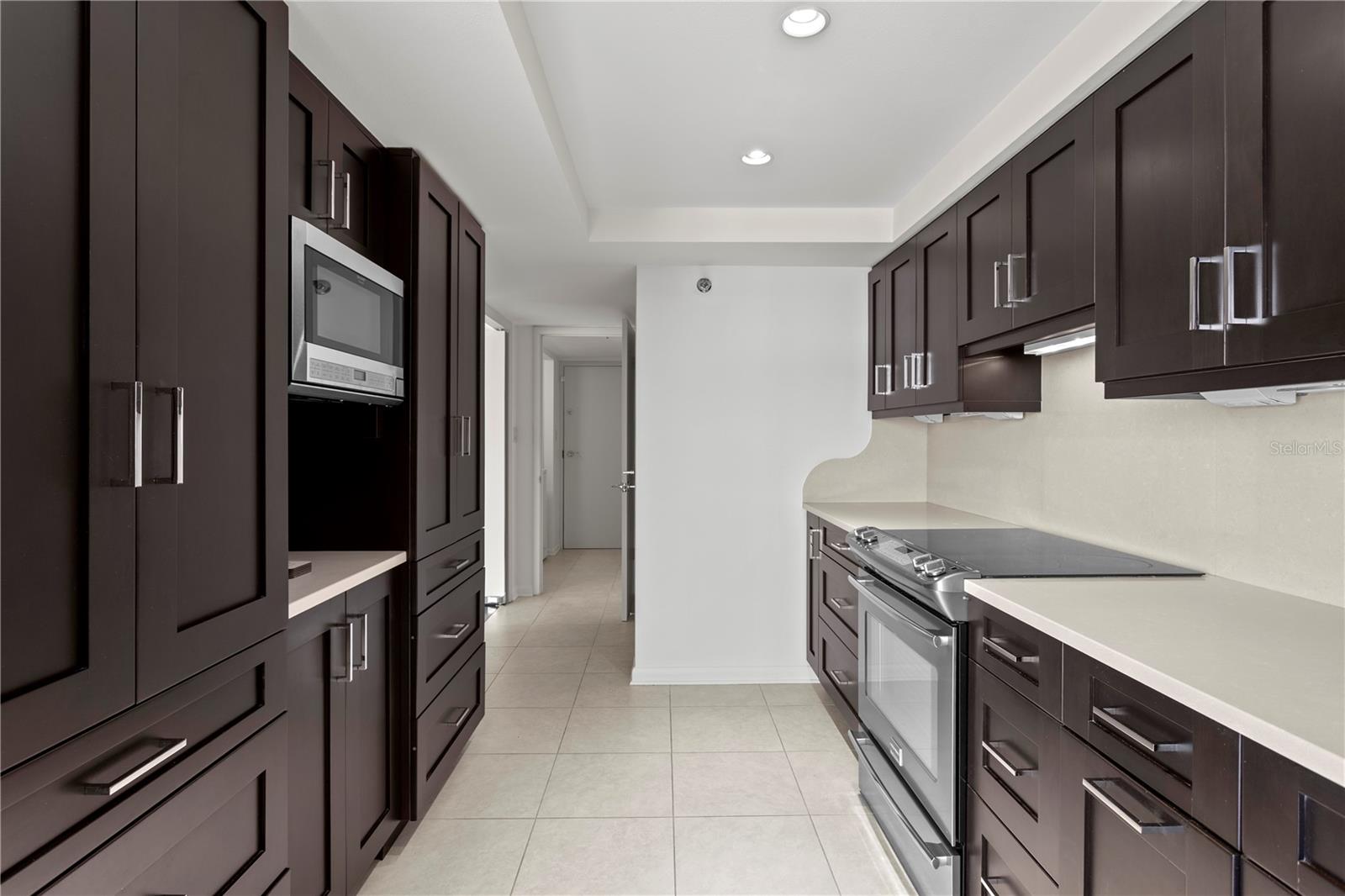 Image 18 of 50 For 3301 Bayshore Boulevard 810a