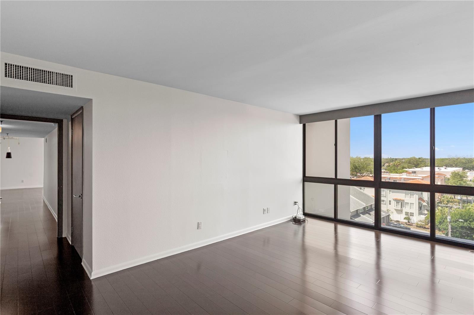 Image 27 of 50 For 3301 Bayshore Boulevard 810a