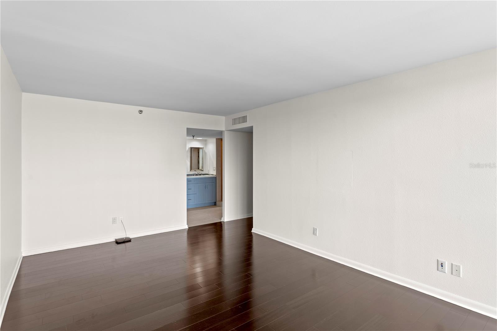 Image 28 of 50 For 3301 Bayshore Boulevard 810a