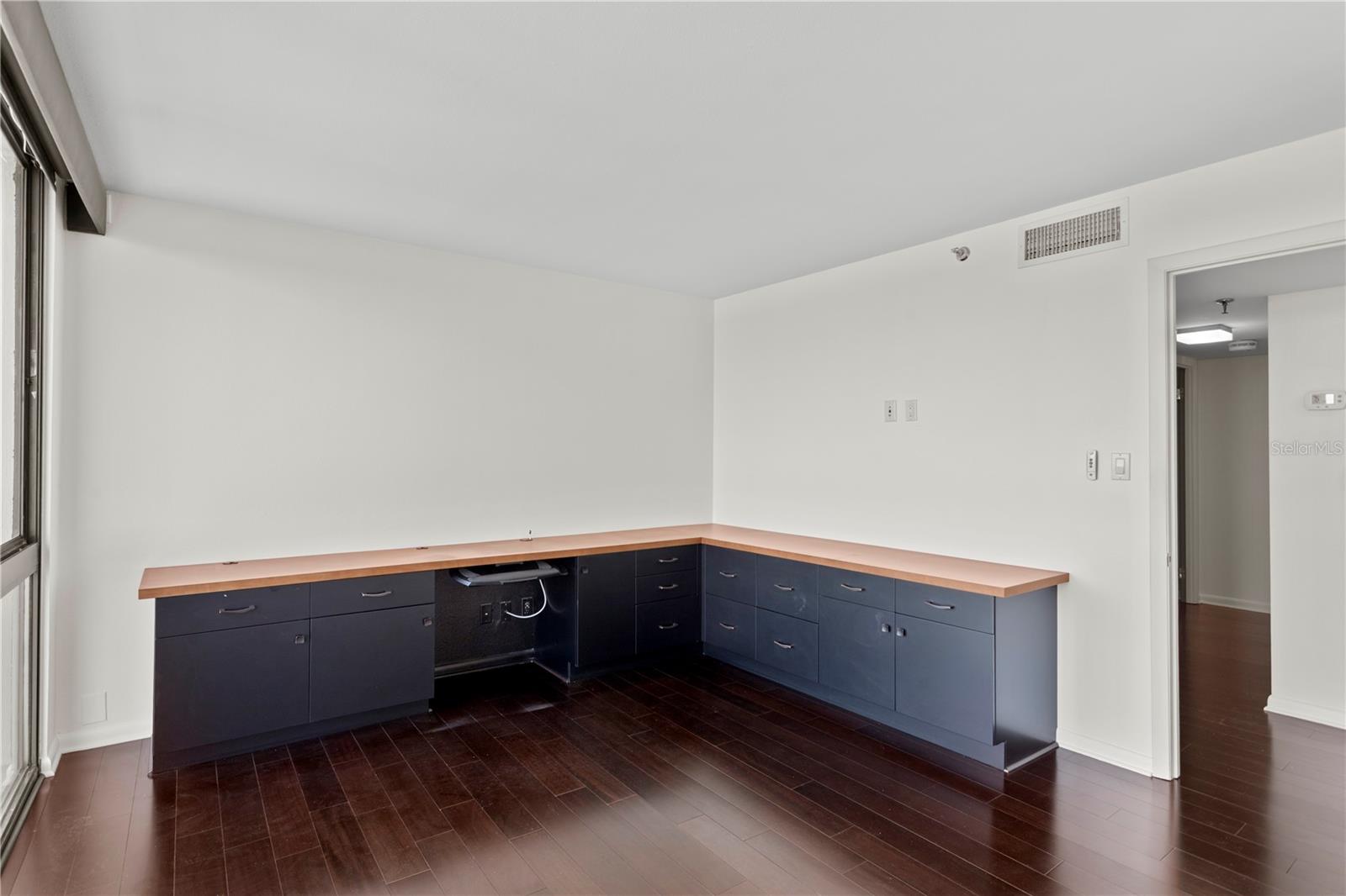 Image 33 of 50 For 3301 Bayshore Boulevard 810a