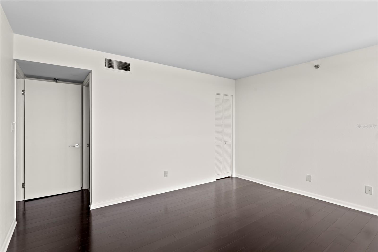 Image 36 of 50 For 3301 Bayshore Boulevard 810a