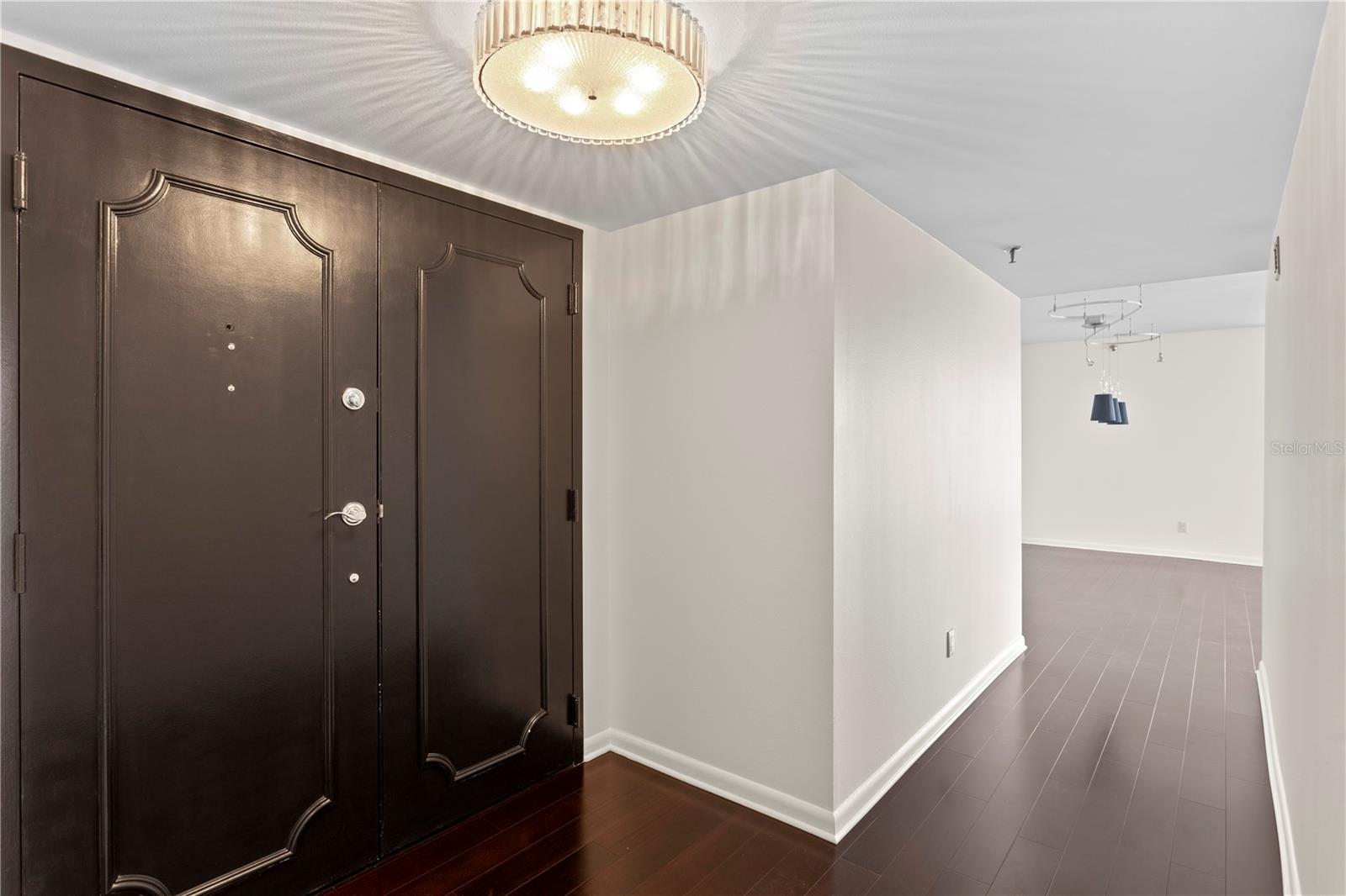 Image 4 of 50 For 3301 Bayshore Boulevard 810a